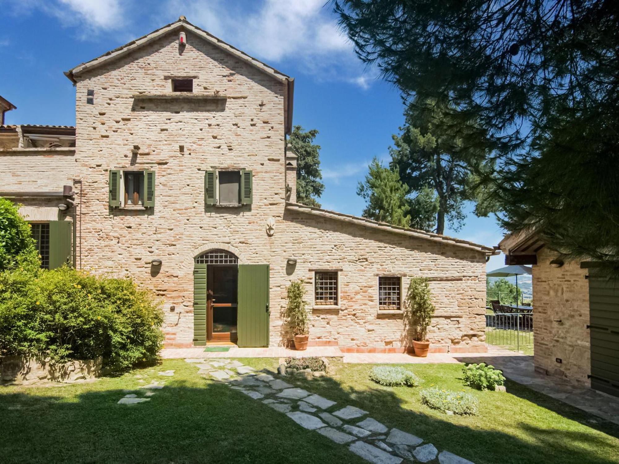 Stunning Apartment In Mombaroccio Near Metauro River Extérieur photo