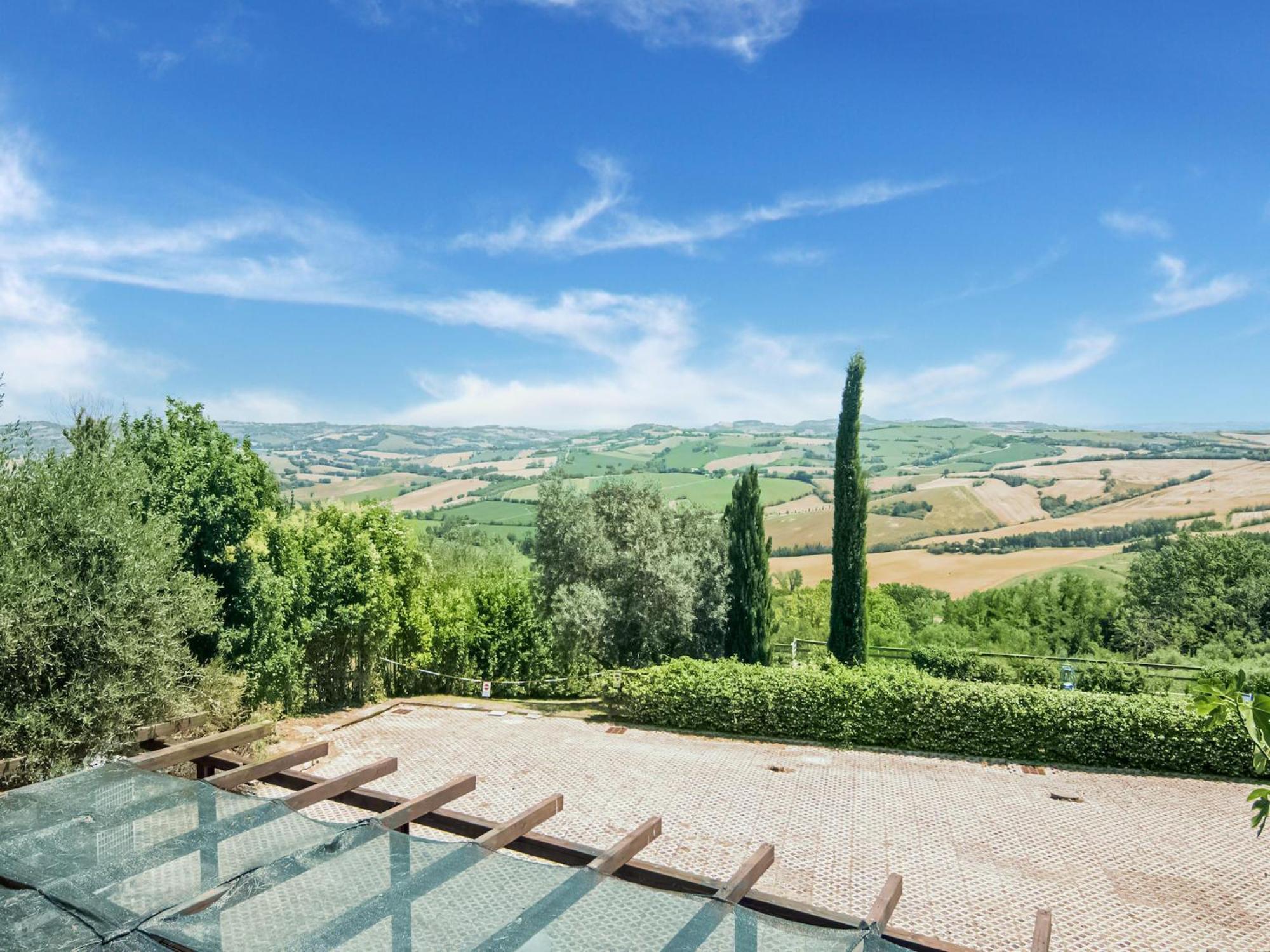 Stunning Apartment In Mombaroccio Near Metauro River Extérieur photo