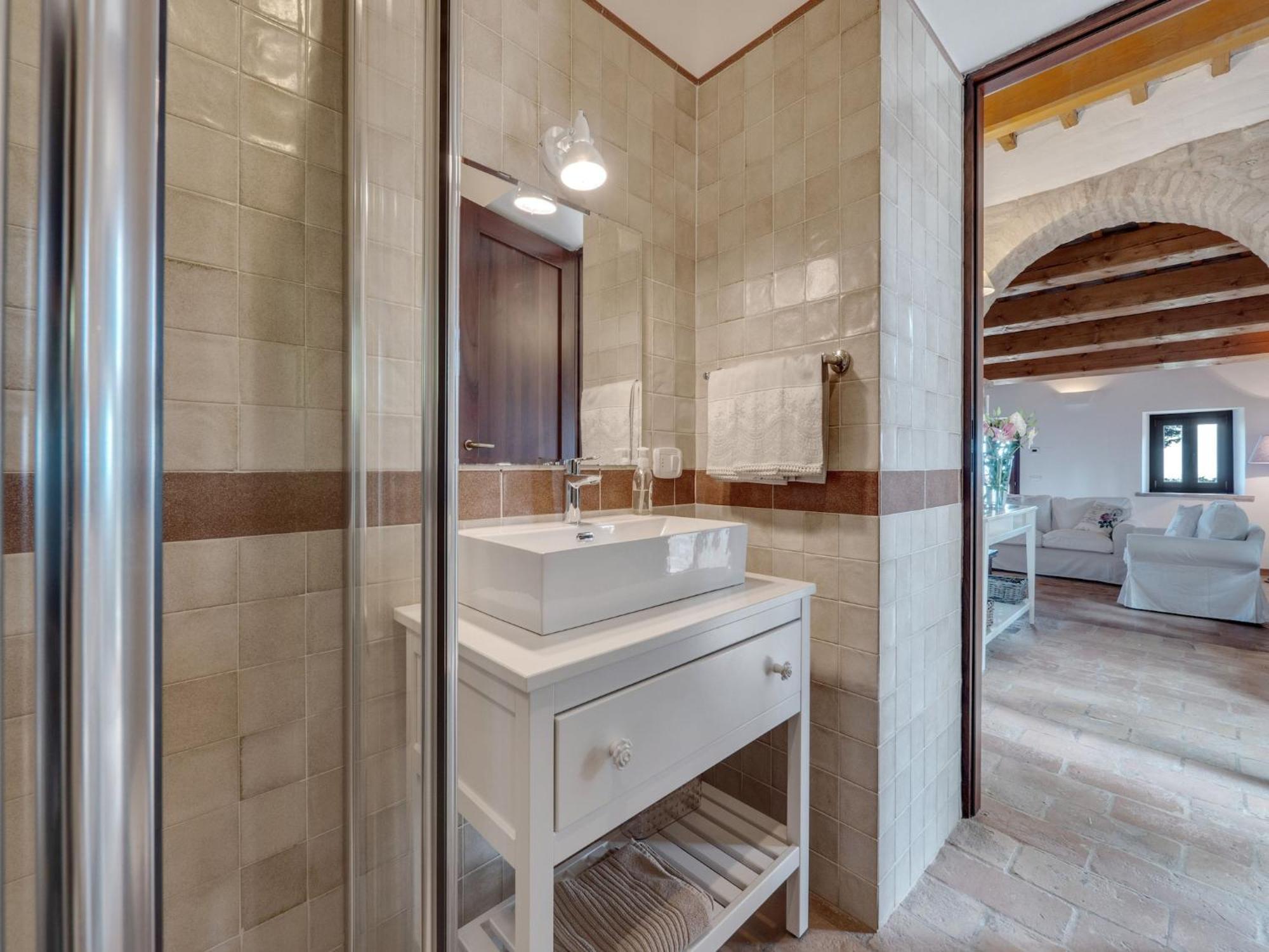 Stunning Apartment In Mombaroccio Near Metauro River Extérieur photo