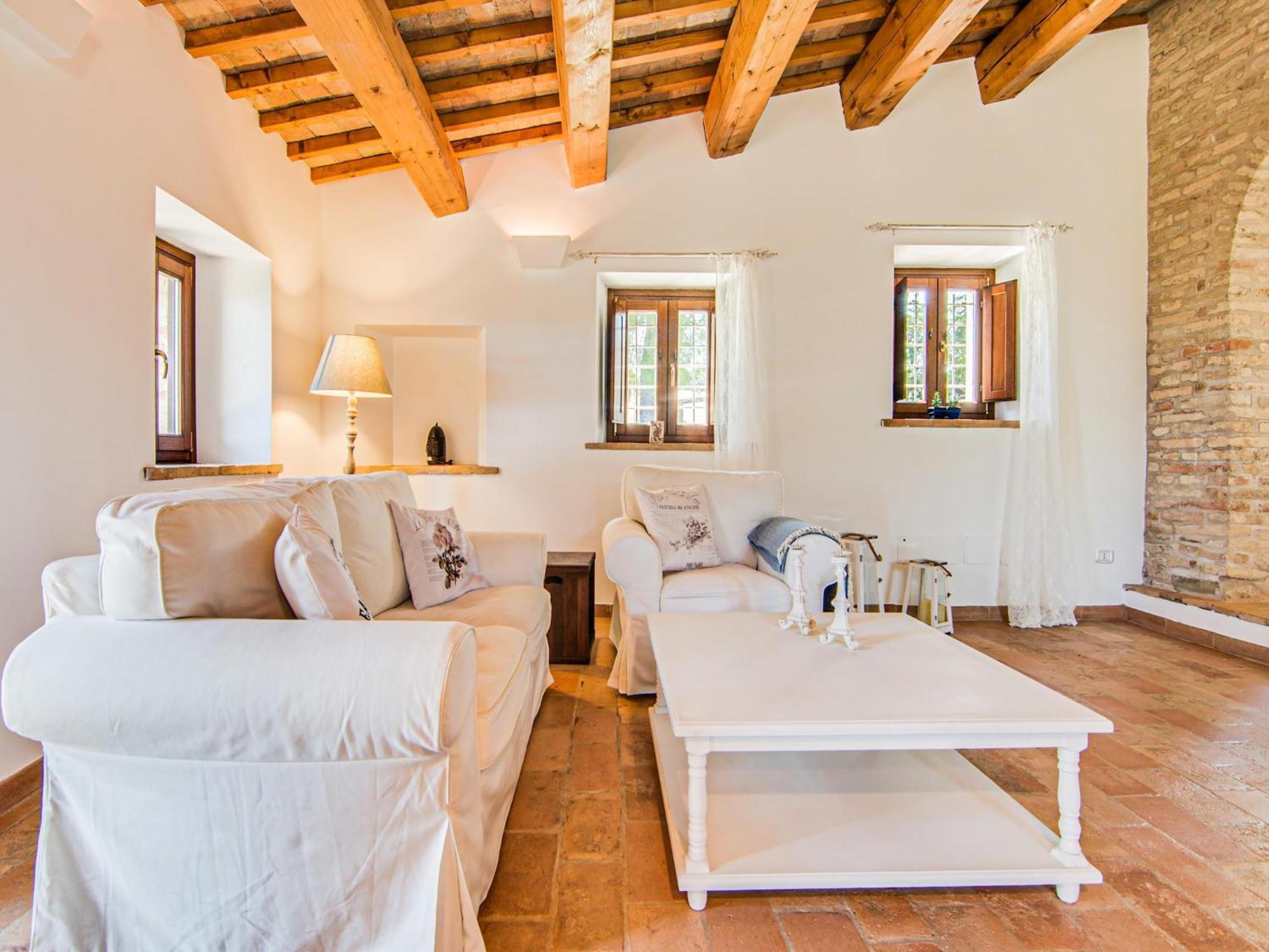 Stunning Apartment In Mombaroccio Near Metauro River Extérieur photo