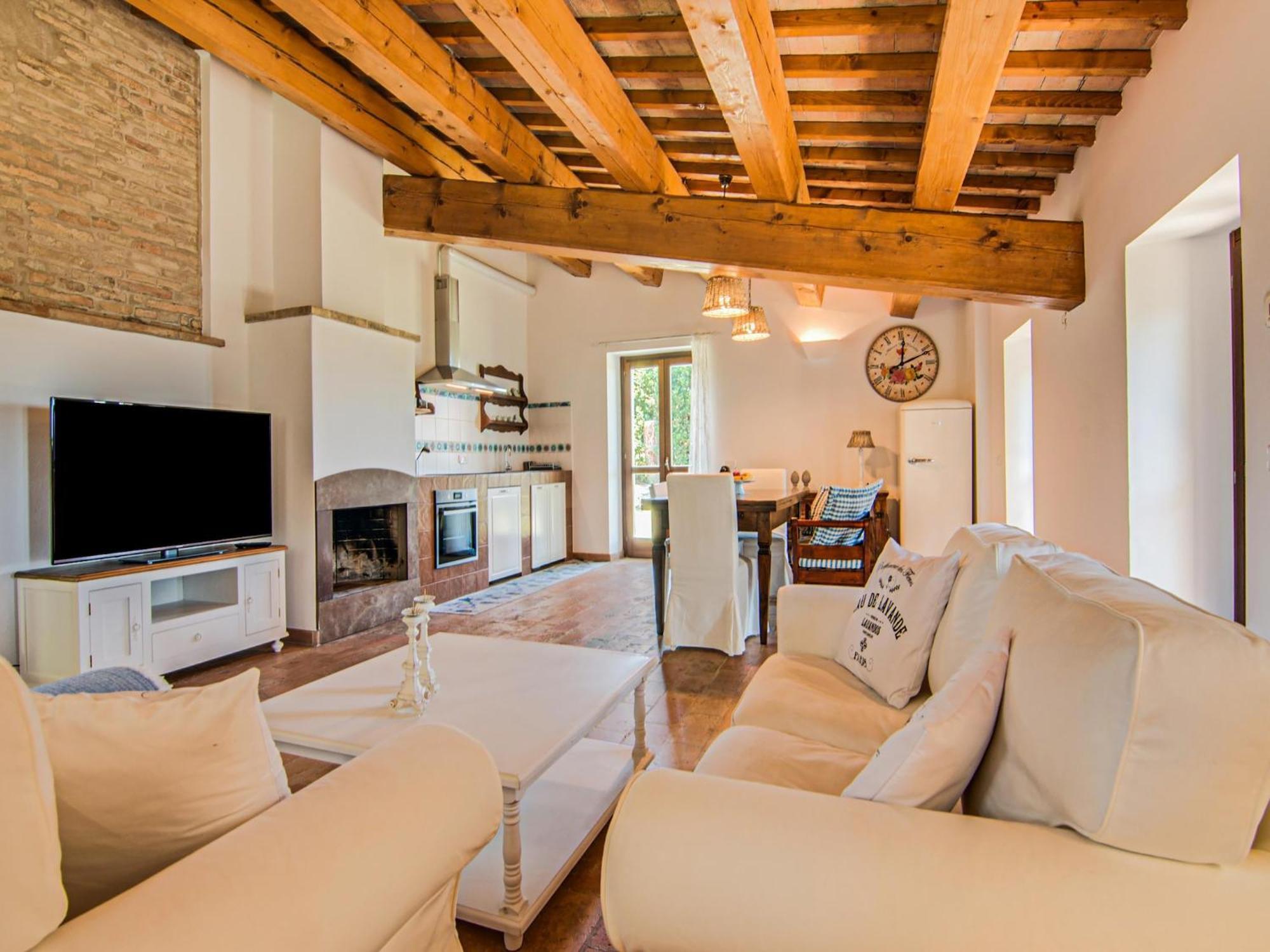 Stunning Apartment In Mombaroccio Near Metauro River Extérieur photo
